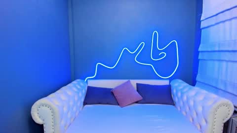 Roxy online show from 09-19-25, 01:51