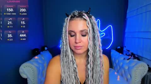 Roxy online show from 10-31-25, 01:28