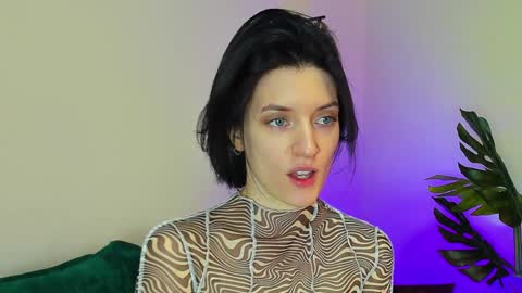 roxy_riot_ online show from 02-01-25, 04:24