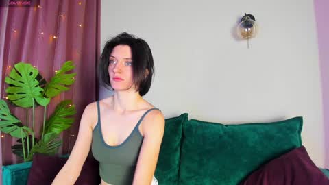 roxy_riot_ online show from 02-06-25, 01:27