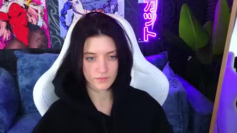 roxy_riot_ online show from 02-18-25, 07:43