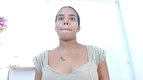 roxy_stone1 online show from 10-04-25, 07:23