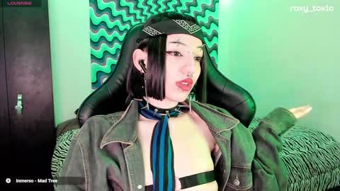 Roxy Independient model Help me to reach 50 thumbs up online show from 12-13-24, 02:21