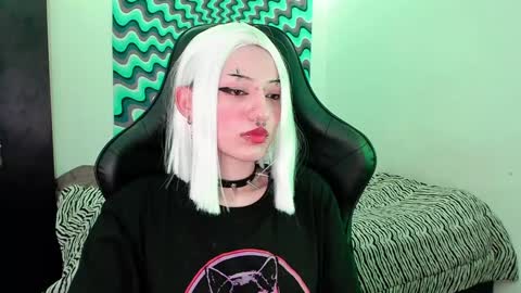 Roxy Independient model Help me to reach 50 thumbs up online show from 12-17-24, 02:23