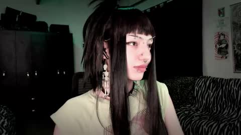 Snapshot of roxy_toxic chatting on 02-26-26, 12:20 Roxy Independient model Help me to reach 50 thumbs up online show from 02-26-26, 12:20