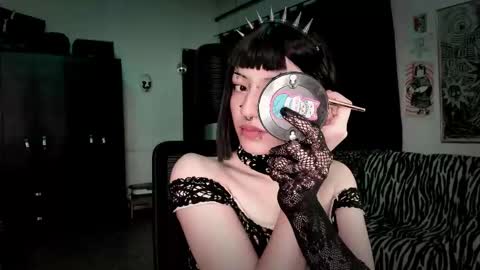 Snapshot of roxy_toxic chatting on 02-27-26, 01:05 Roxy Independient model Help me to reach 50 thumbs up online show from 02-27-26, 01:05