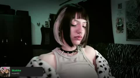 Roxy Independient model Help me to reach 50 thumbs up online show from 05-15-26, 11:01