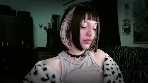 Roxy Independient model Help me to reach 50 thumbs up online show from 05-15-26, 11:23