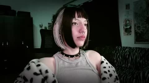 Roxy Independient model Help me to reach 50 thumbs up online show from 05-15-26, 11:34