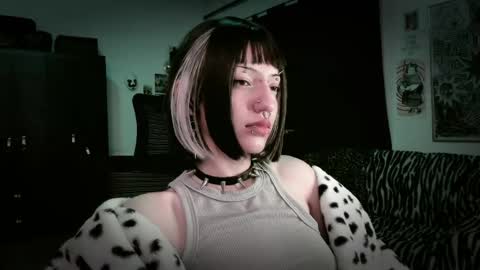 Roxy Independient model Help me to reach 50 thumbs up online show from 05-15-26, 11:56