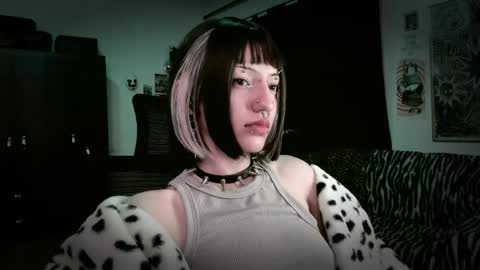 Roxy Independient model Help me to reach 50 thumbs up online show from 05-16-26, 12:18