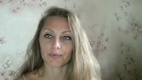 Snapshot of roxyfox18x01 chatting on 10-02-25, 07:15 roxyfox18x01 online show from 10-02-25, 07:15