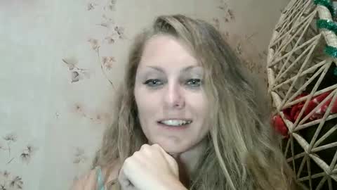 Snapshot of roxyfox18x01 chatting on 10-03-25, 08:06 roxyfox18x01 online show from 10-03-25, 08:06