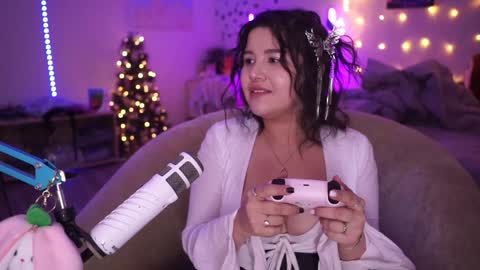 roxysuh online show from 12-13-24, 06:21