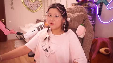 roxysuh online show from 10-24-25, 07:38