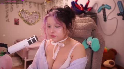 roxysuh online show from 11-23-25, 07:30