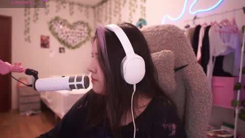 roxysuh online show from 04-25-26, 08:17