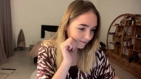 Roxy online show from 03-26-26, 08:03