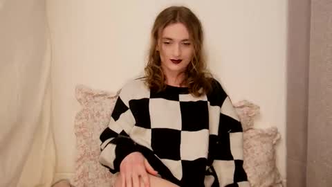 Rose  online show from 03-21-26, 09:18