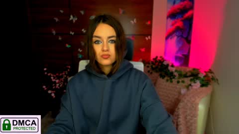 Snapshot of rozmary_ket chatting on 12-09-24, 03:22 Im Rozmary nice to meet you 3 online show from 12-09-24, 03:22