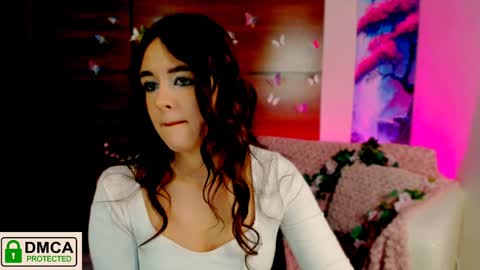 Snapshot of rozmary_ket chatting on 12-14-24, 01:59 Im Rozmary nice to meet you 3 online show from 12-14-24, 01:59