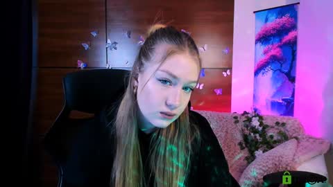 Snapshot of rozmary_ket chatting on 01-06-25, 10:57 Im Rozmary nice to meet you 3 online show from 01-06-25, 10:57