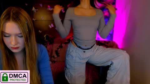 Snapshot of rozmary_ket chatting on 01-09-25, 01:56 Im Rozmary nice to meet you 3 online show from 01-09-25, 01:56