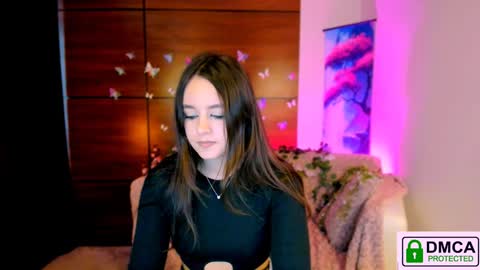 Snapshot of rozmary_ket chatting on 01-14-25, 10:38 Im Rozmary nice to meet you 3 online show from 01-14-25, 10:38