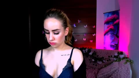 Snapshot of rozmary_ket chatting on 02-07-25, 10:50 Im Rozmary nice to meet you 3 online show from 02-07-25, 10:50