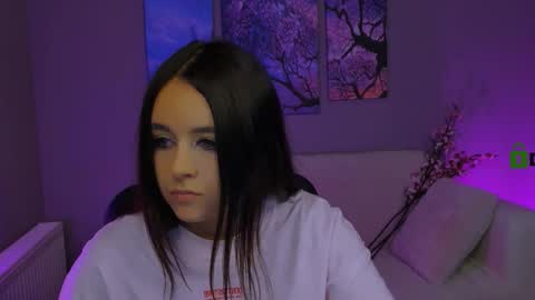 Snapshot of rozmary_ket chatting on 09-18-25, 12:40 Im Rozmary nice to meet you 3 online show from 09-18-25, 12:40