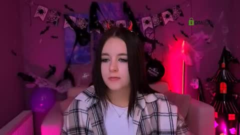 Snapshot of rozmary_ket chatting on 10-23-25, 10:47 Im Rozmary nice to meet you 3 online show from 10-23-25, 10:47