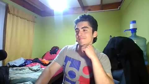 Snapshot of rpaulo25 chatting on 01-06-26, 01:31 rpaulo25 online show from 01-06-26, 01:31