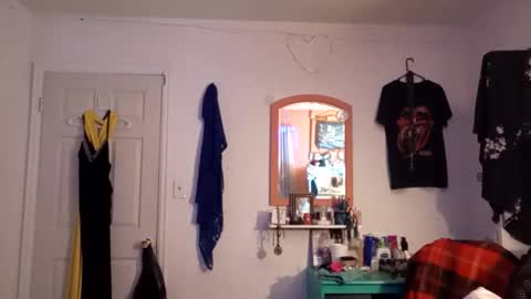 rraineonme online show from 04-20-26, 03:53