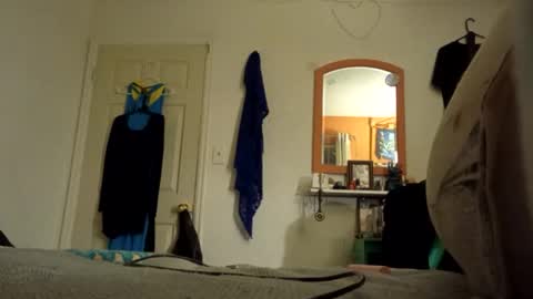 rraineonme online show from 04-28-26, 09:36