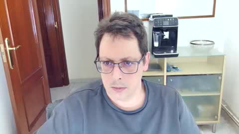 Snapshot of ruben433928 chatting on 06-08-26, 09:15 Ruben online show from 06-08-26, 09:15