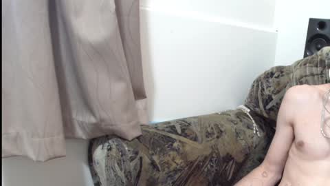 Snapshot of rubitricky chatting on 01-17-25, 05:41 RubitRicky online show from 01-17-25, 05:41