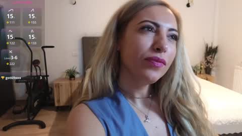 Snapshot of ruby_fit chatting on 12-23-24, 01:08 Ruby online show from 12-23-24, 01:08