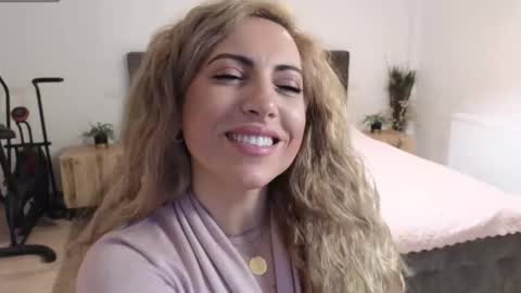 Snapshot of ruby_fit chatting on 12-02-25, 01:44 Ruby online show from 12-02-25, 01:44