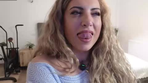 Snapshot of ruby_fit chatting on 01-13-26, 01:44 Ruby online show from 01-13-26, 01:44