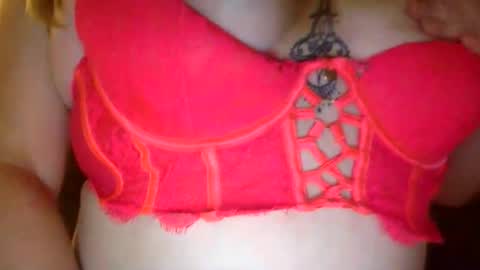 Snapshot of rubyhill99 chatting on 10-27-25, 12:09 rubyhill99 online show from 10-27-25, 12:09