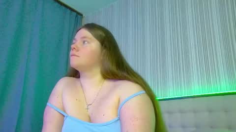 Snapshot of rubyvalen chatting on 05-19-26, 01:11 Ruby online show from 05-19-26, 01:11