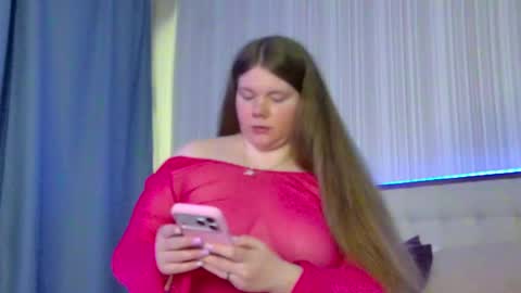 Snapshot of rubyvalen chatting on 05-20-26, 01:12 Ruby online show from 05-20-26, 01:12