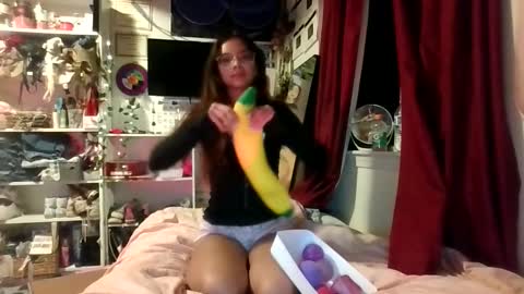 Ruby Valentine online show from 05-14-26, 05:58