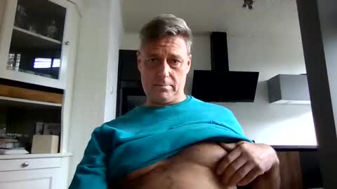 Snapshot of rudeski chatting on 10-12-25, 12:59 rudeski online show from 10-12-25, 12:59