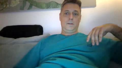 Snapshot of rudeski chatting on 10-29-25, 03:58 rudeski online show from 10-29-25, 03:58