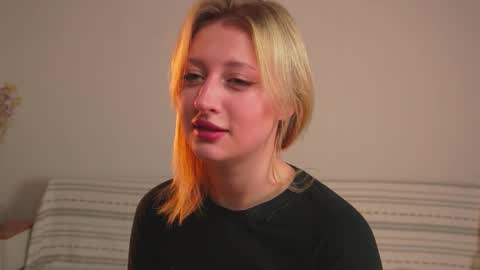 Mila online show from 10-28-25, 04:05