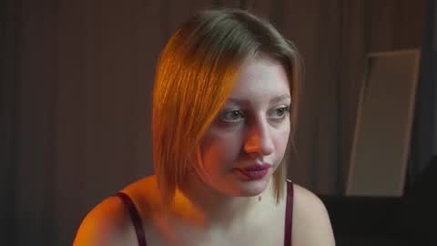 Mila online show from 11-28-25, 04:26