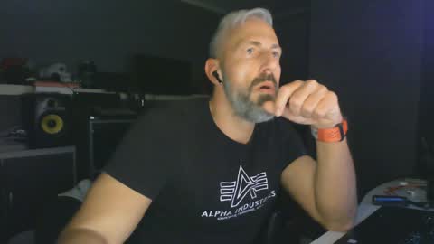 Chico que rico Caliente online show from 01-06-25, 10:37