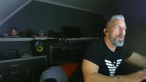 Chico que rico Caliente online show from 02-16-25, 12:30