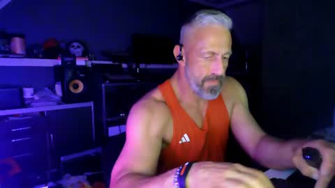 Snapshot of ruffi77 chatting on 06-14-26, 02:24 Chico que rico Caliente online show from 06-14-26, 02:24